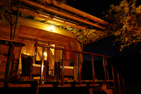 shire-eco-lodge-deck